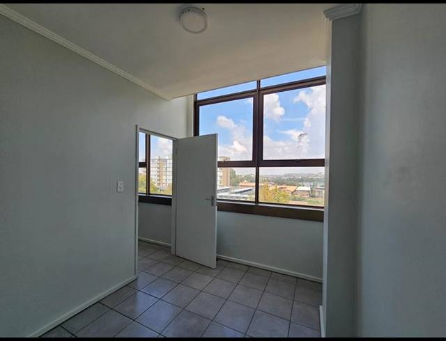 2 BEDROOM PROPERTY TO RENT IN FLORIDA